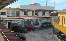 Oyo Life 92593 Penginapan Sultan Haji 1